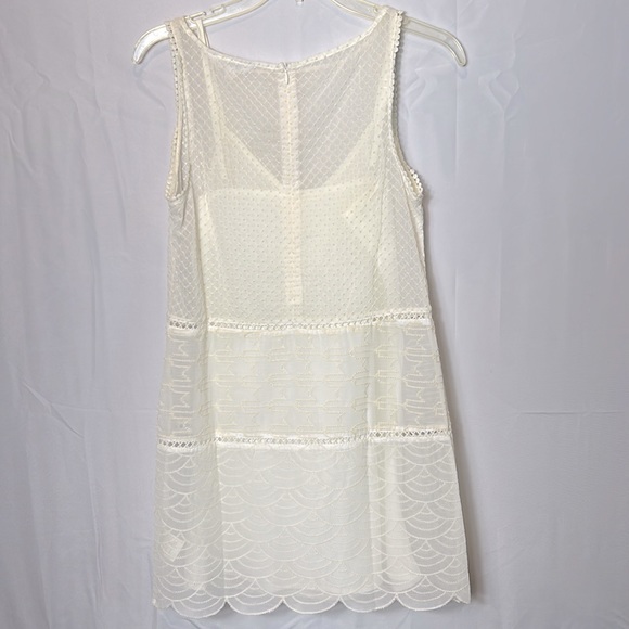 BB Dakota Size XS Crème Colored 2 Piece Dress Zippered Back Scallop hem - Picture 3 of 7